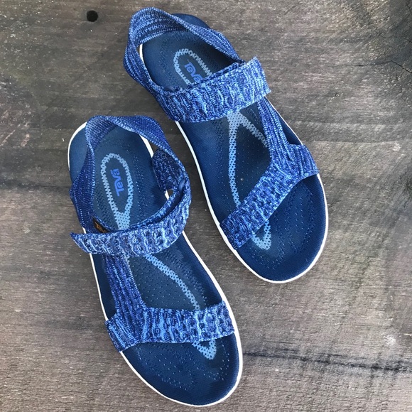 teva terra float knit